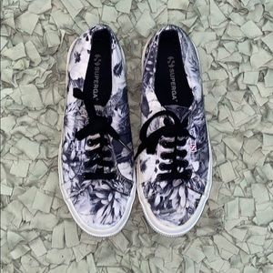 Sepurgas Black and White flowered Sneakers